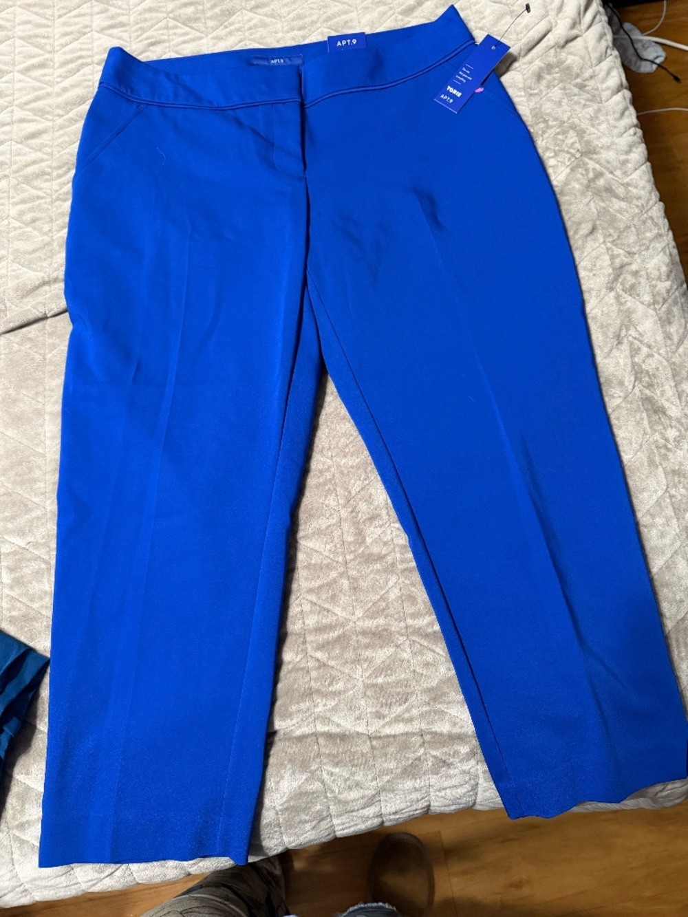 NWT blue capri APT 9 size 10